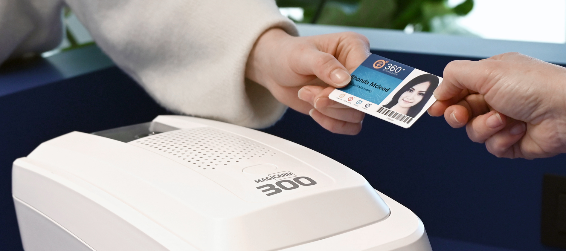 Magicard-skriver med kort